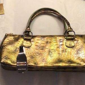 Prime ware inc wine clutch